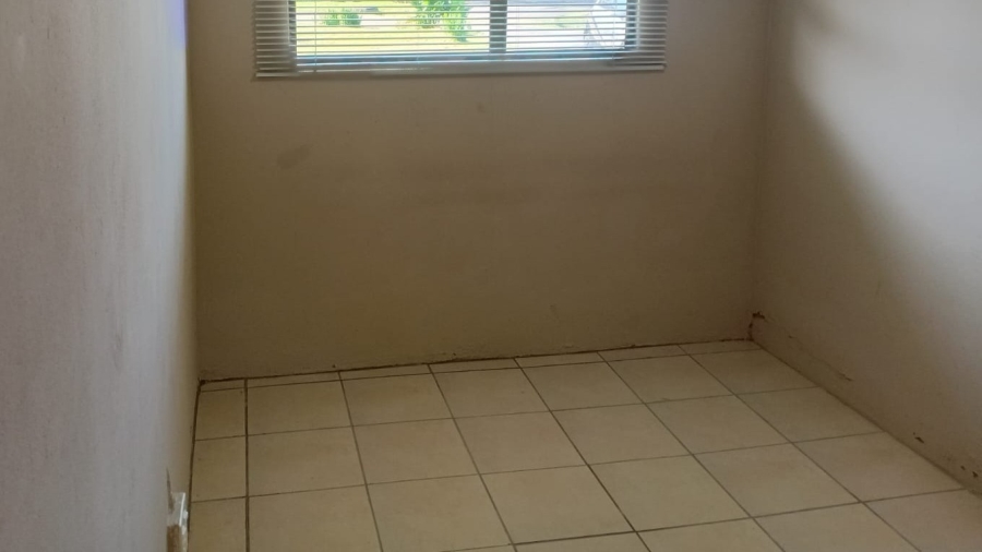 To Let 2 Bedroom Property for Rent in Cove Rock Eastern Cape